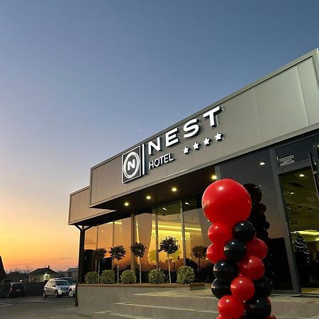 Hotel Nest Бієліна Екстер'єр фото