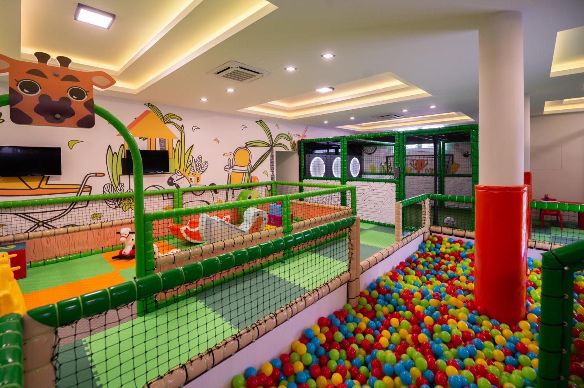 Hotel Nest Бієліна Екстер'єр фото