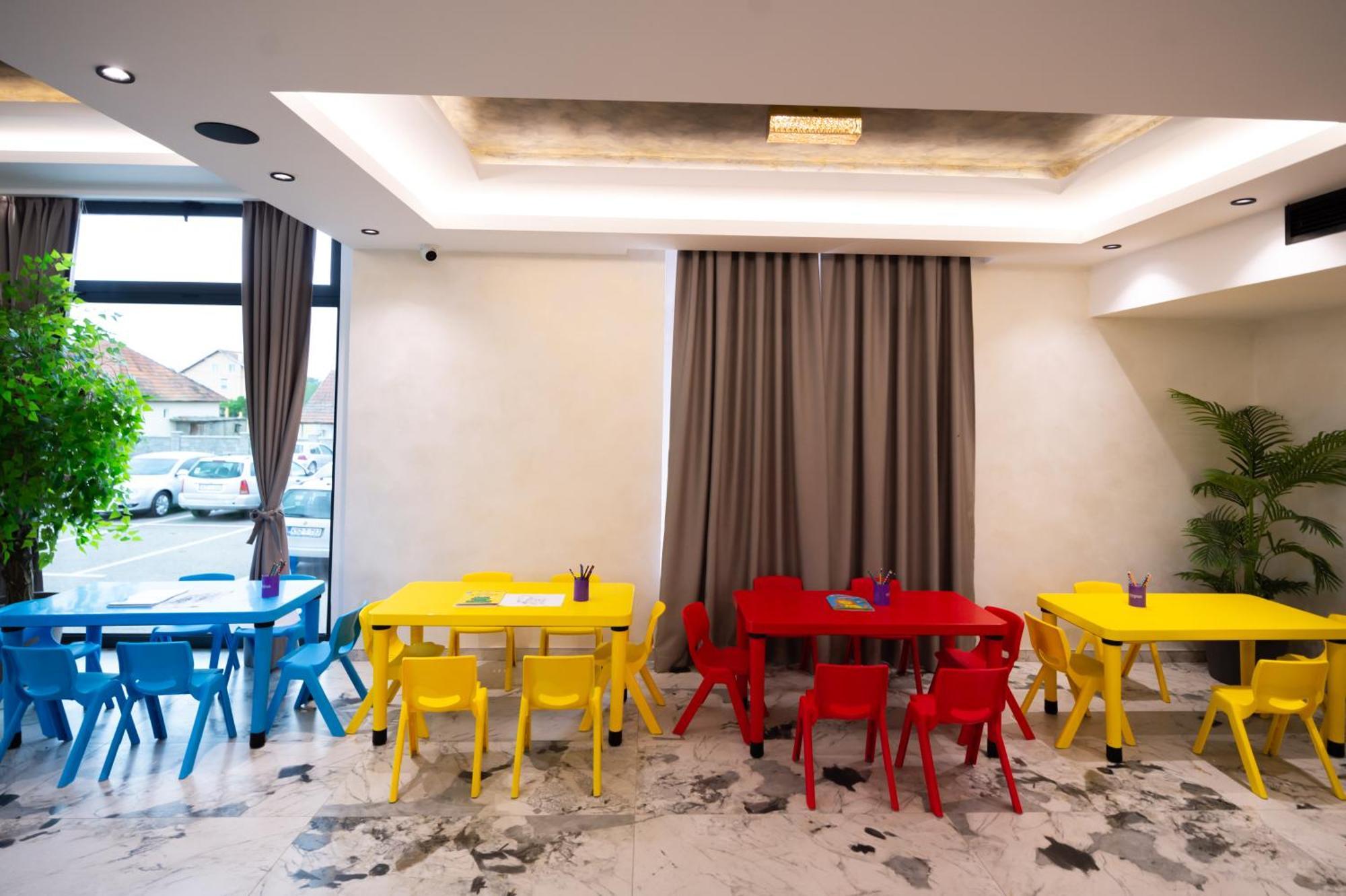 Hotel Nest Бієліна Екстер'єр фото