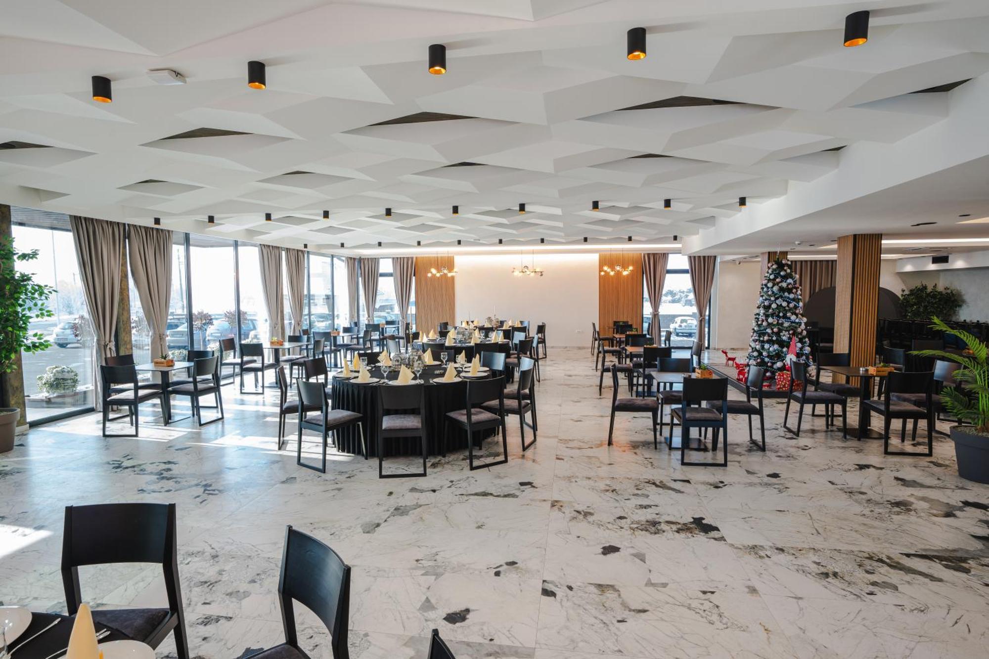 Hotel Nest Бієліна Екстер'єр фото