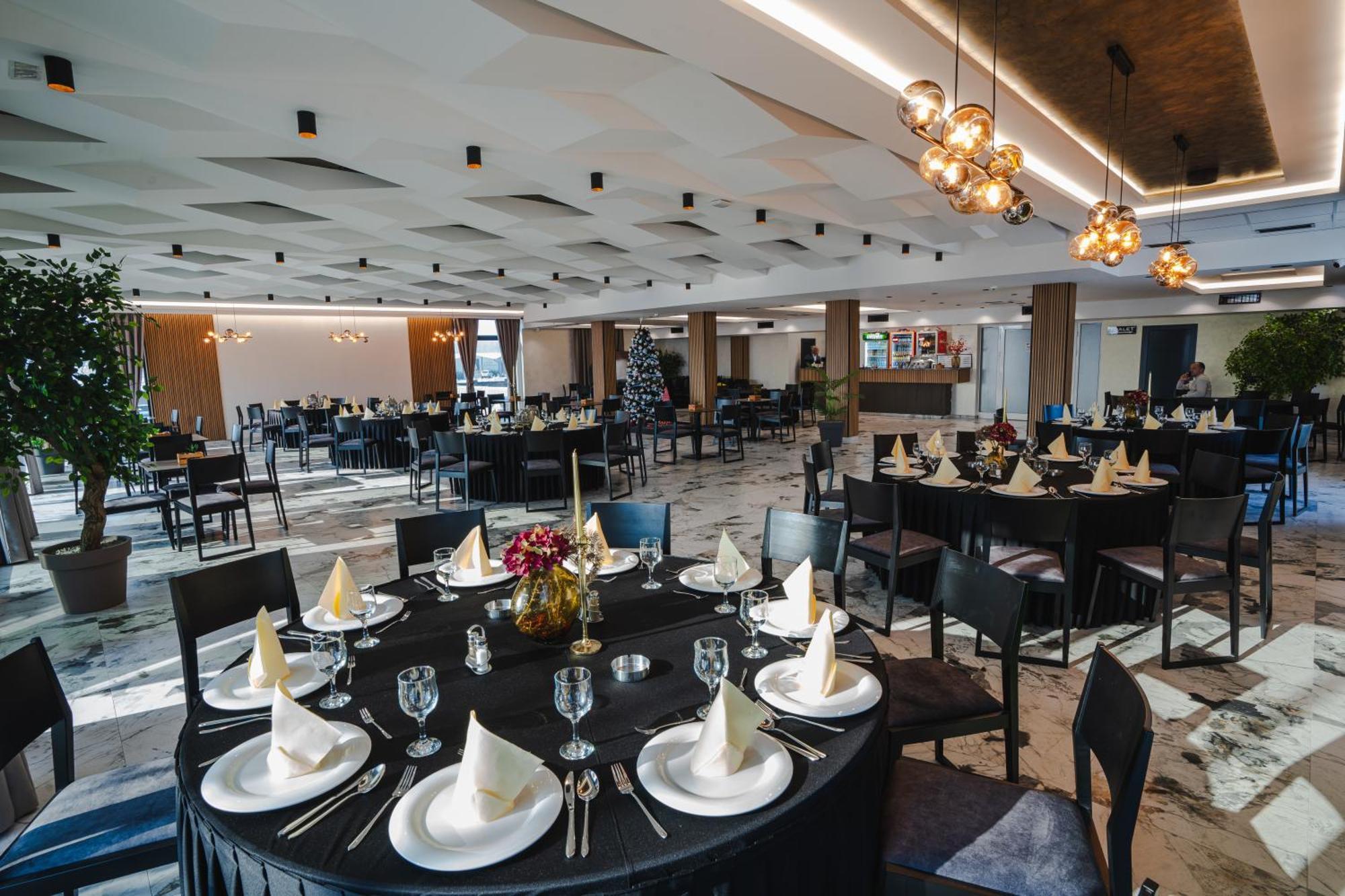 Hotel Nest Бієліна Екстер'єр фото