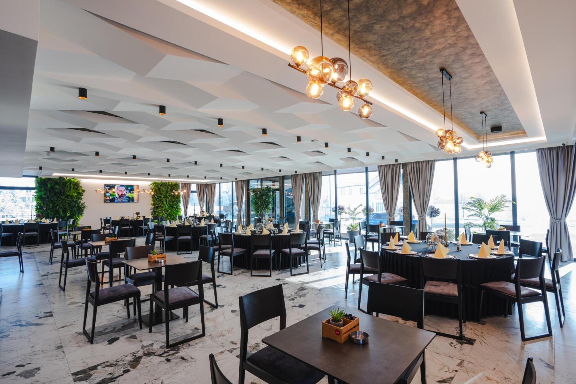 Hotel Nest Бієліна Екстер'єр фото