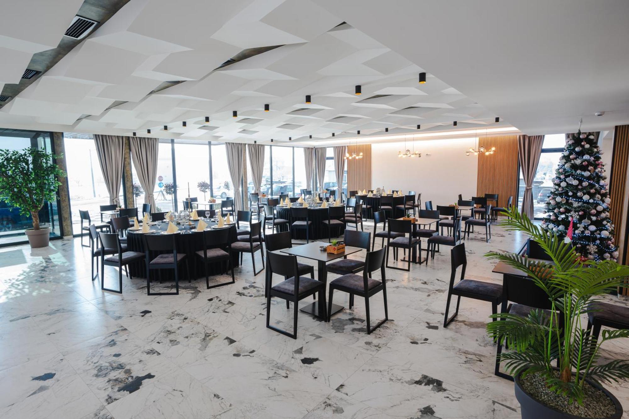 Hotel Nest Бієліна Екстер'єр фото